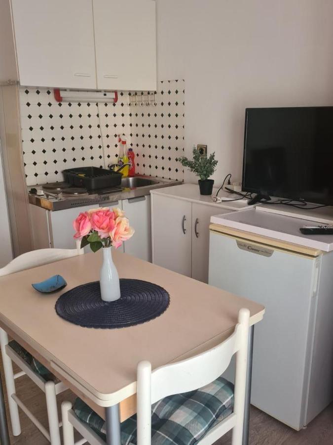 Apartments Triton Rogoznica  Eksteriør billede