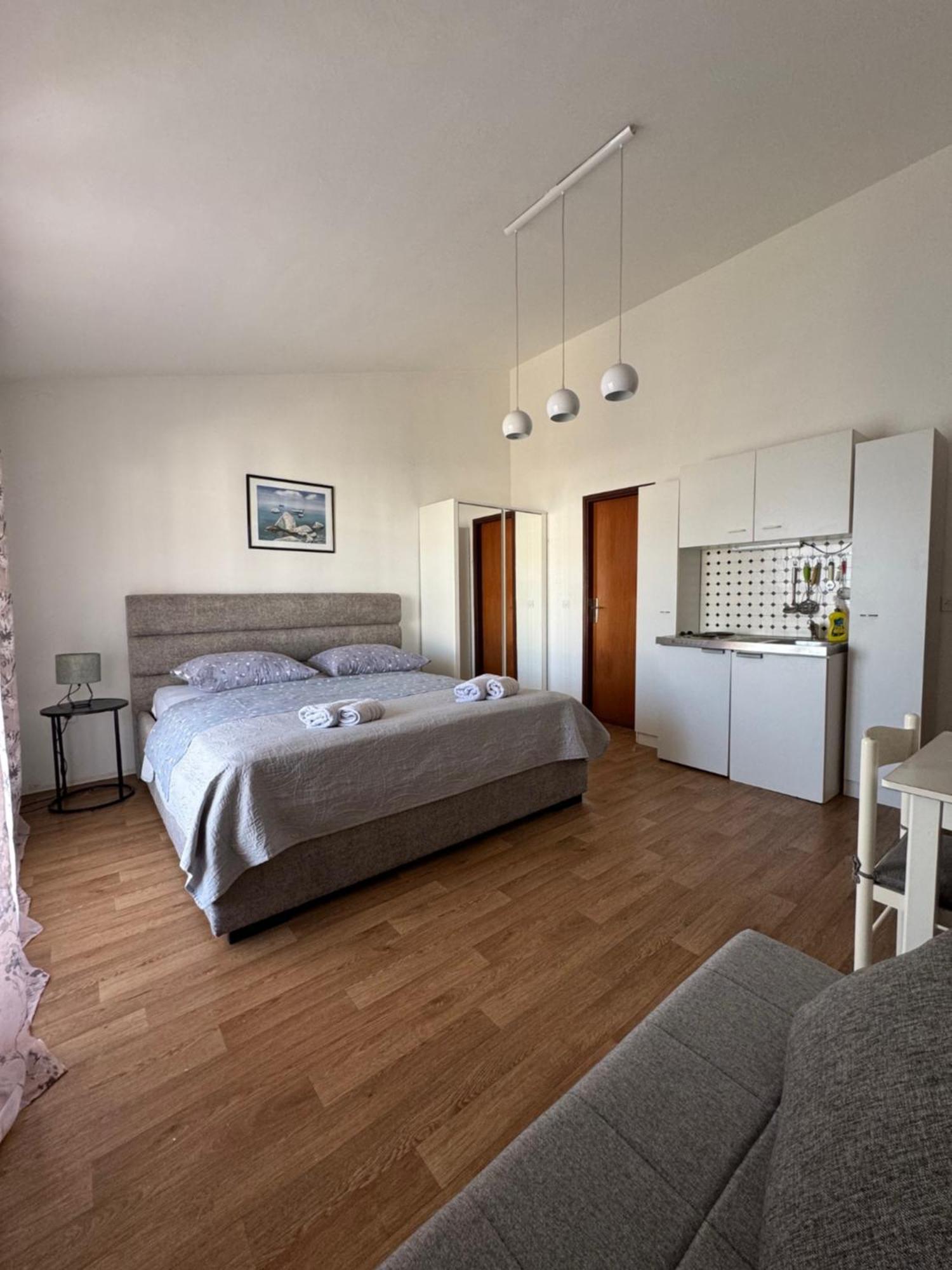 Apartments Triton Rogoznica  Eksteriør billede