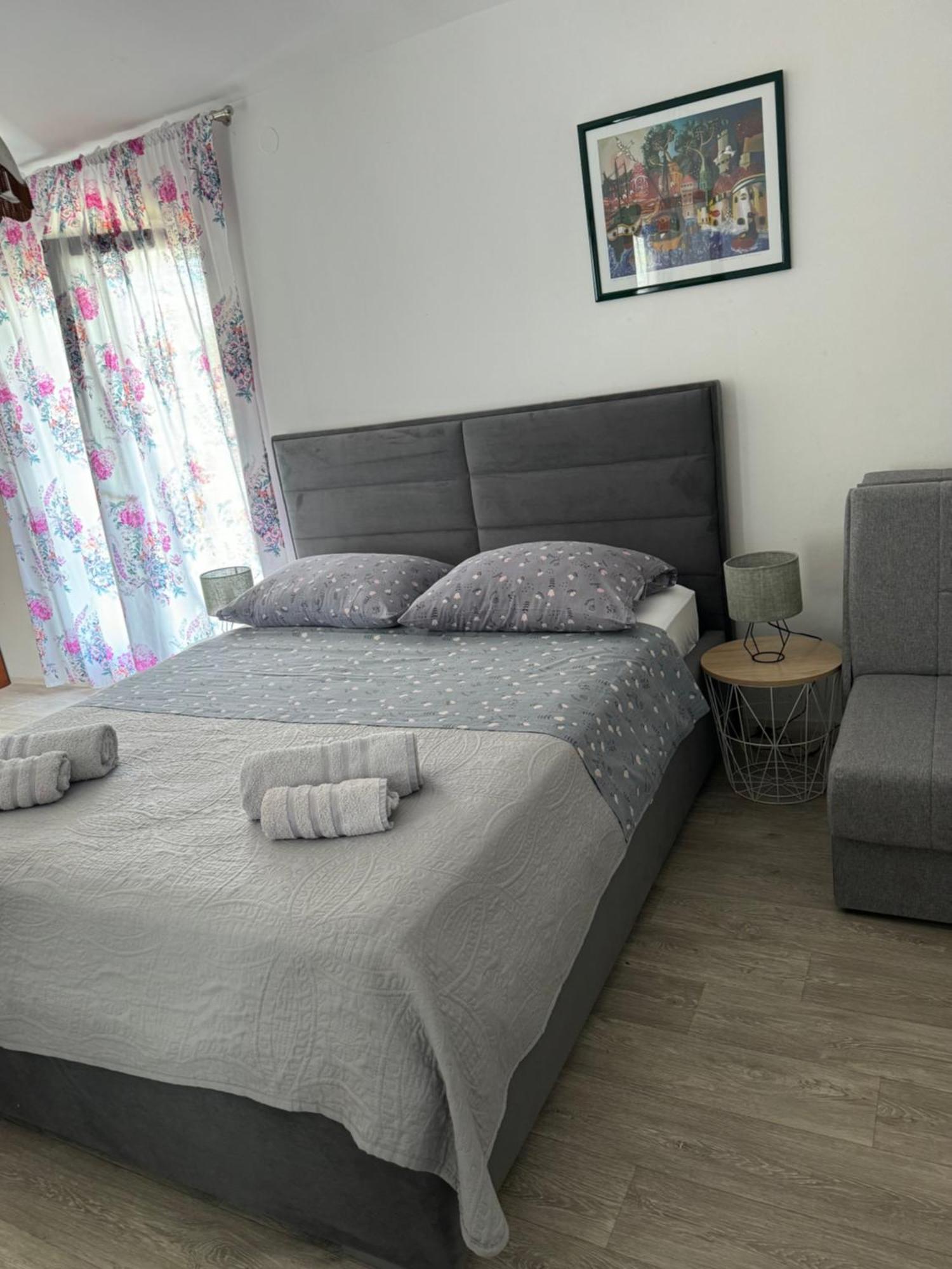 Apartments Triton Rogoznica  Eksteriør billede
